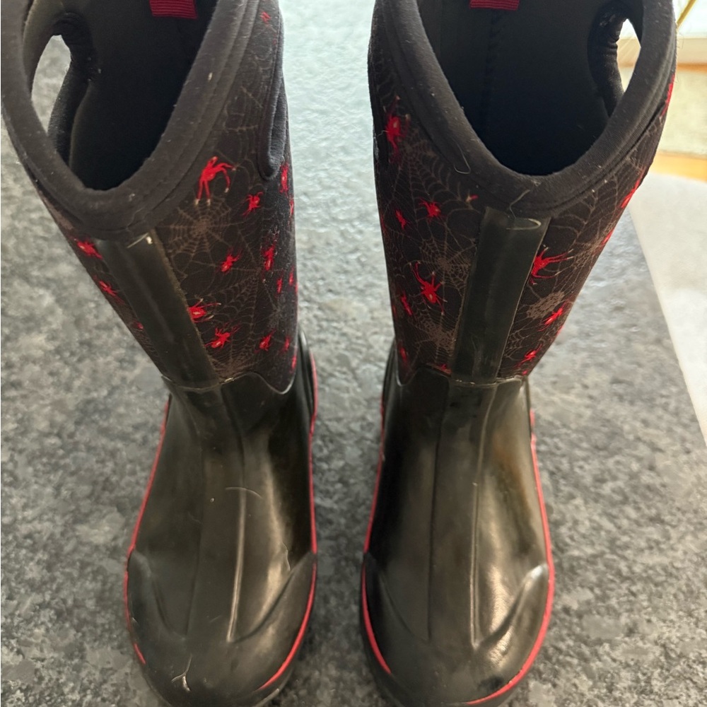 Used Boggs Kids Size 2Y Rain/awinter Boots